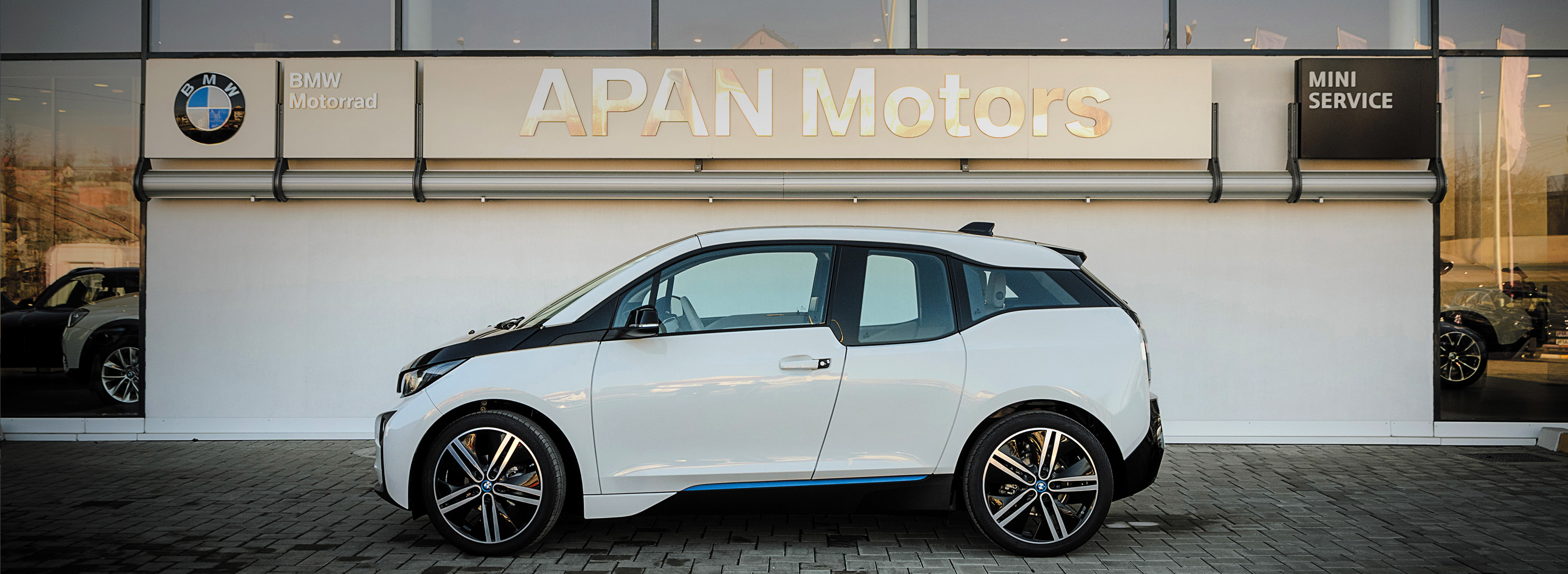 Showroom APAN Motors Iaşi